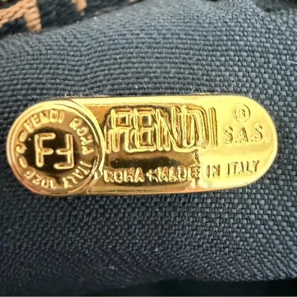 Vintage Fendi tobacco brown Pequin stripe crossbody camera bag - Picture 11 of 15